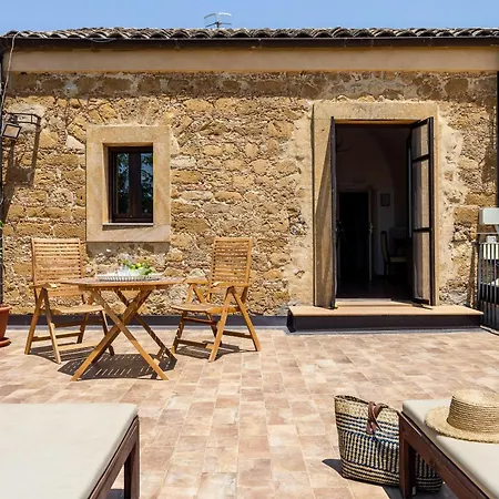 Trigona בית כפרי *