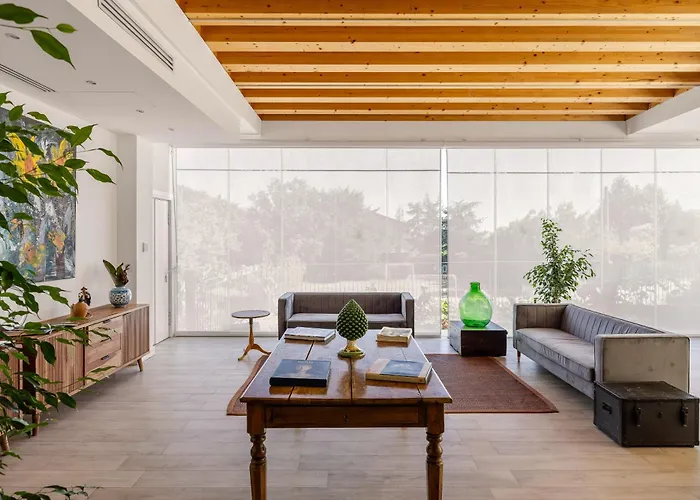 Trigona בית כפרי *